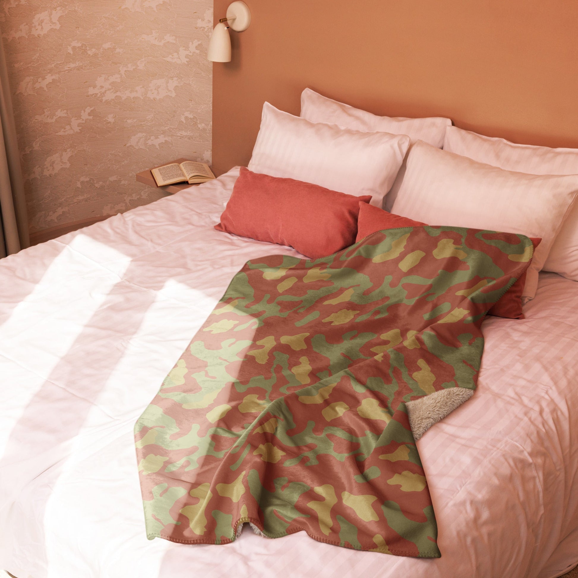 Italian Telo Mimetico Desert CAMO Sherpa blanket - Blankets