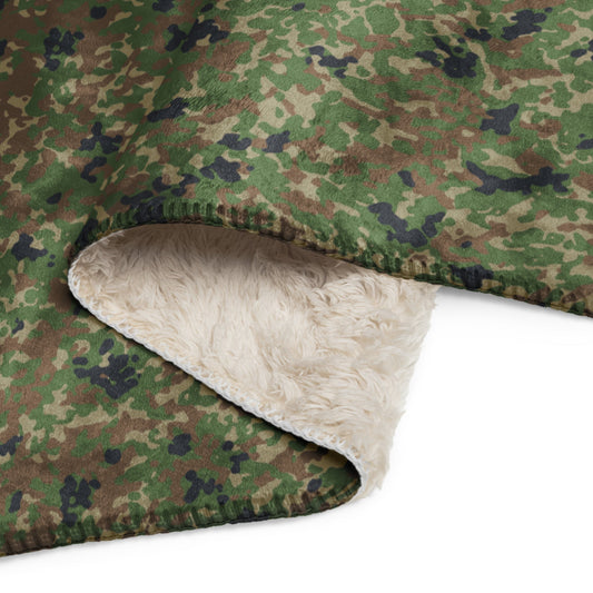 Japanese Flecktarn Jietai Woodland CAMO Sherpa blanket - Blankets