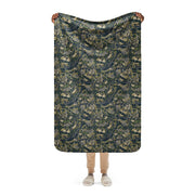 Kabuki Phantom Multi-terrain CAMO Sherpa Blanket - 37″×57″