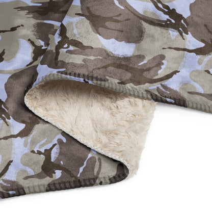 Kuwaiti DPM CAMO Sherpa blanket - Blankets