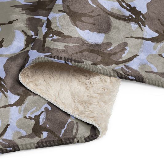 Kuwaiti DPM CAMO Sherpa blanket - Blankets