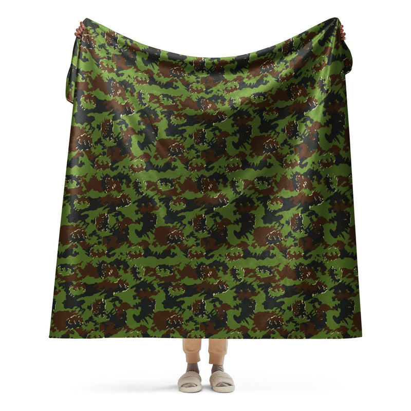 M05 Miško Woodland CAMO Sherpa Blanket - 60″×80″
