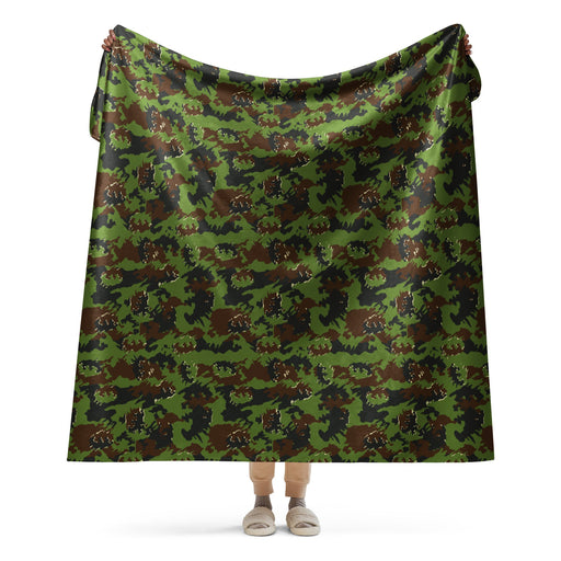 M05 Miško Woodland CAMO Sherpa Blanket - 60″×80″