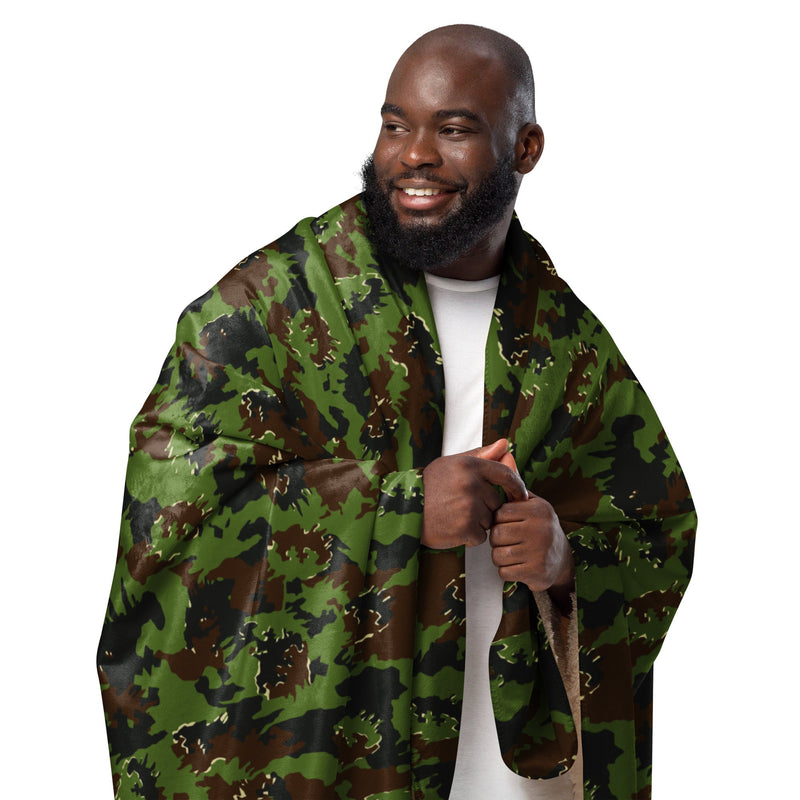 M05 Miško Woodland CAMO Sherpa Blanket