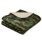 M05 Miško Woodland CAMO Sherpa Blanket