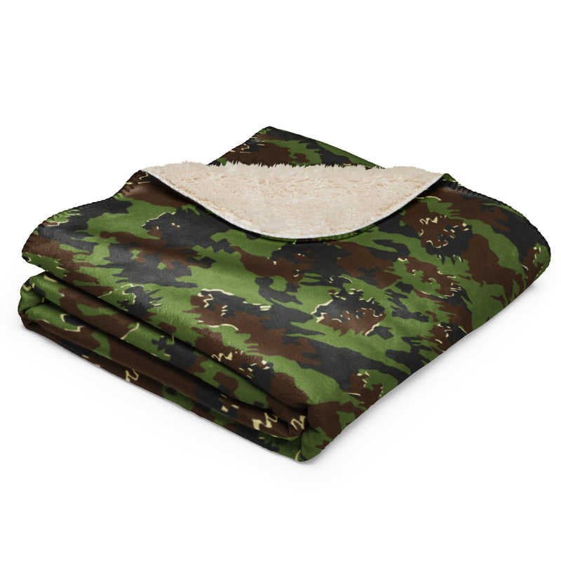 M05 Miško Woodland CAMO Sherpa Blanket