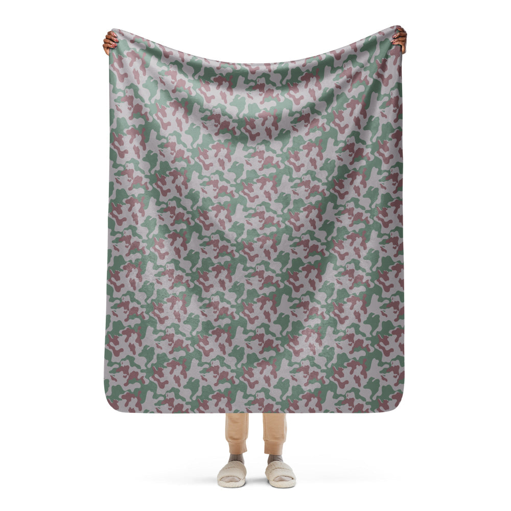 Lithuanian Three Color Amoeba CAMO Sherpa blanket - 50″×60″ - Blanket