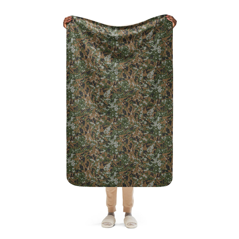 Waldtarndruck Luxembourg Woodland CAMO Sherpa Blanket - 37″×57″