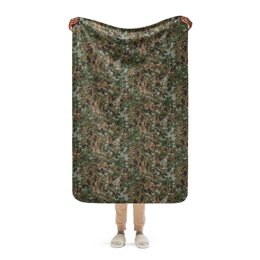Waldtarndruck Luxembourg Woodland CAMO Sherpa Blanket - 37″×57″