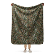 Waldtarndruck Luxembourg Woodland CAMO Sherpa Blanket - 50″×60″