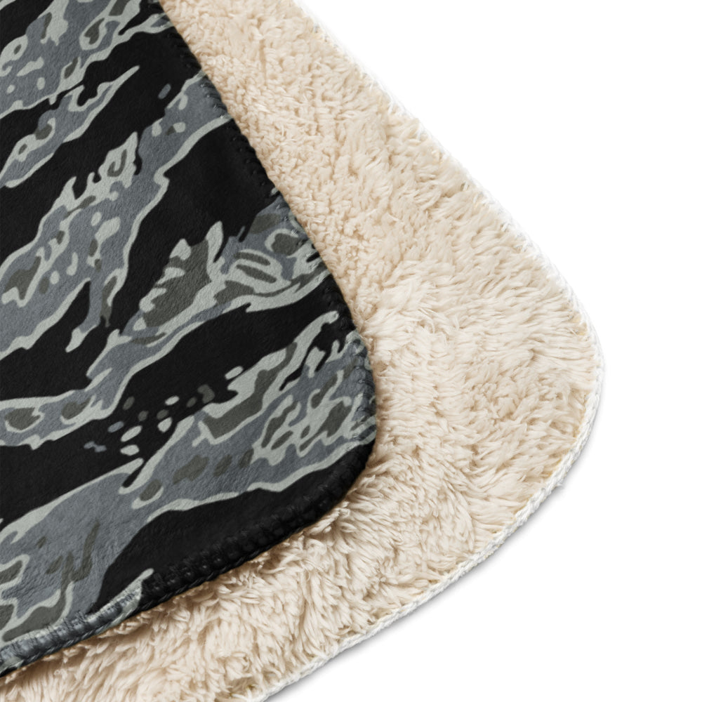 Miami Tiger Stripe Urban Grey CAMO Sherpa blanket - Blanket