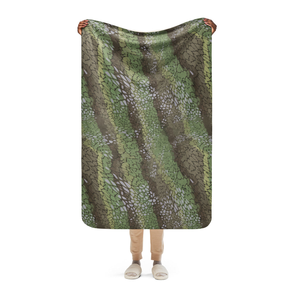 Modern Warfare Dragon Skin Green CAMO Sherpa blanket - 37″×57″ - Blanket