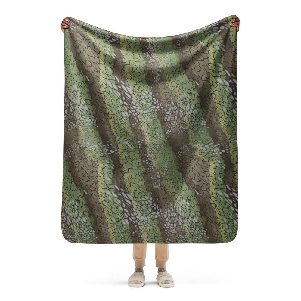 Modern Warfare Dragon Skin Green CAMO Sherpa blanket - 50″×60″ - Blanket