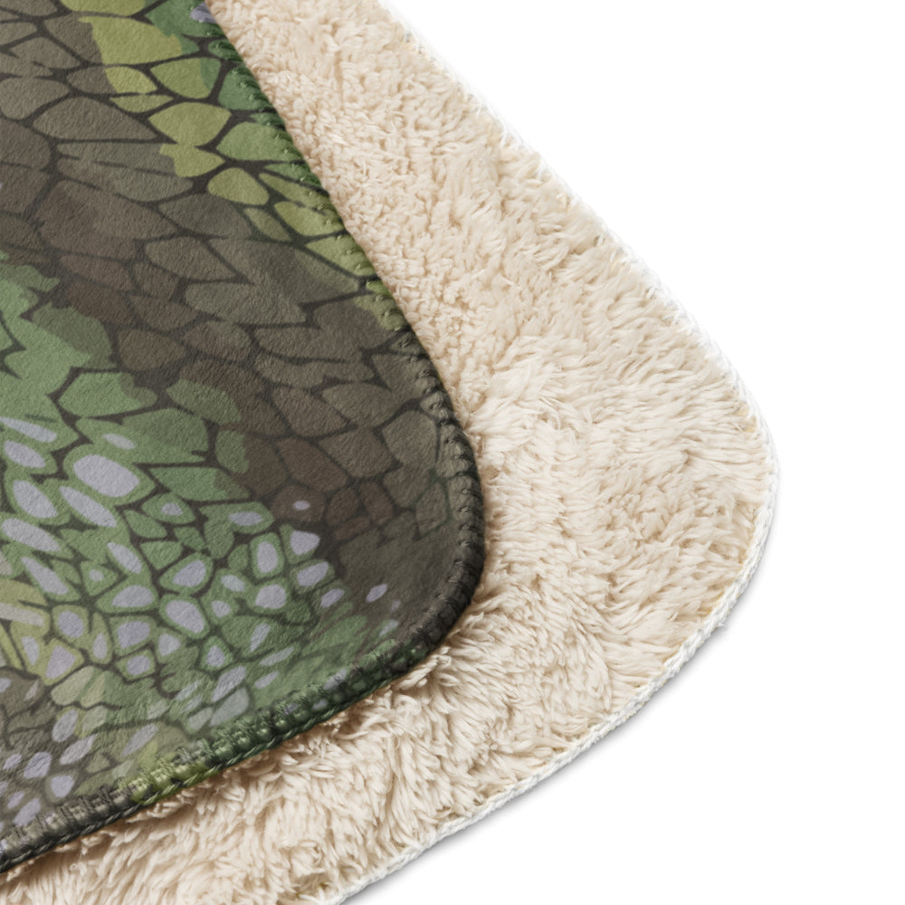 Modern Warfare Dragon Skin Green CAMO Sherpa blanket - Blanket