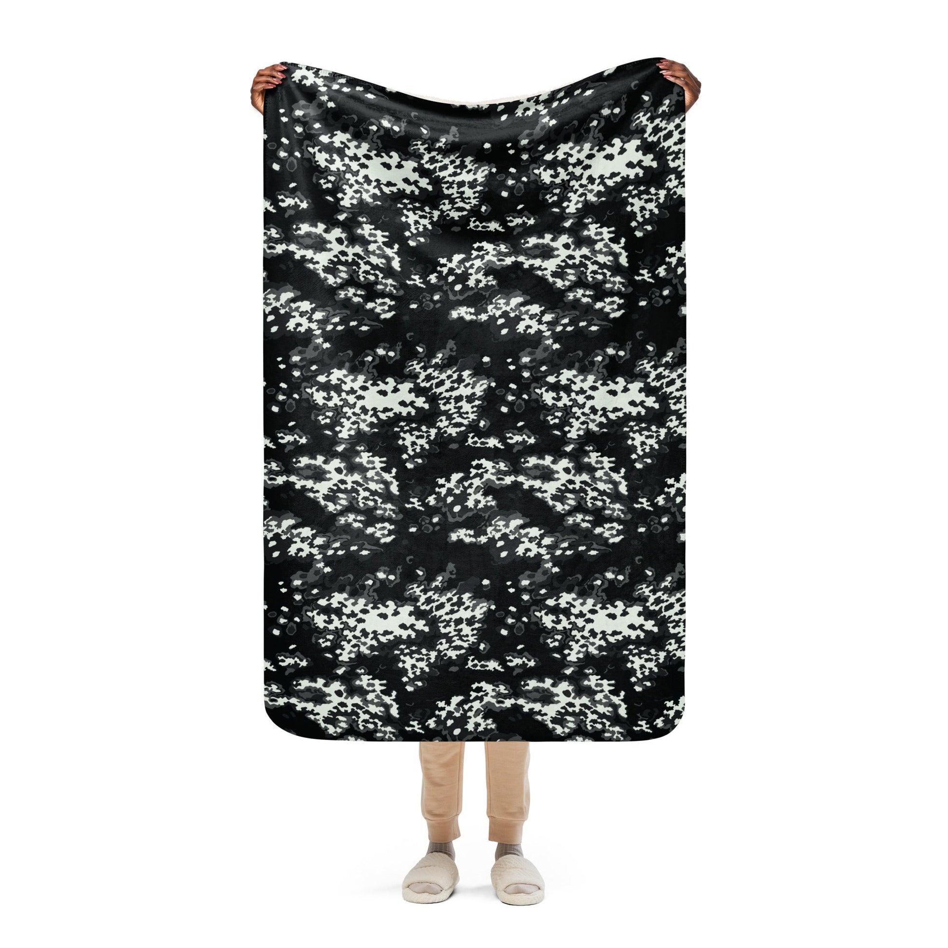 Modern Warfare Partizan Ghost Night CAMO Sherpa blanket - 37″×57″ - Blanket