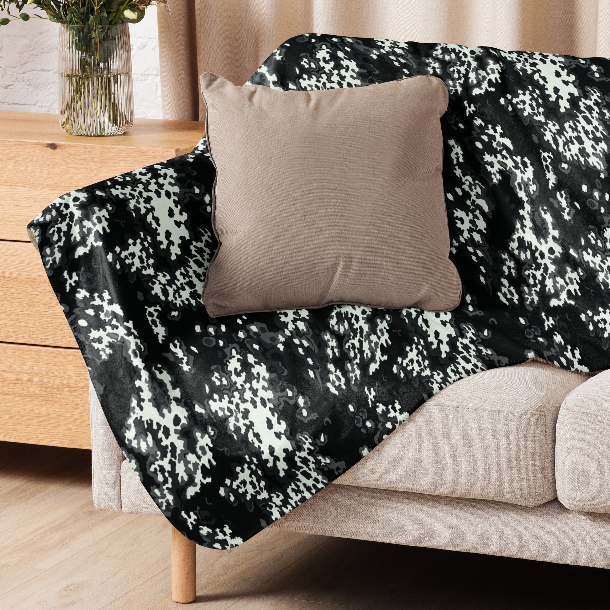 Modern Warfare Partizan Ghost Night CAMO Sherpa blanket - Blanket