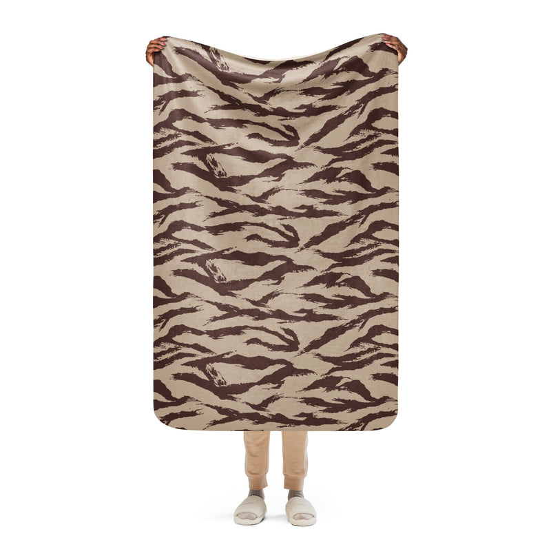 Lizard Moroccan Desert CAMO Sherpa Blanket - 37″×57″