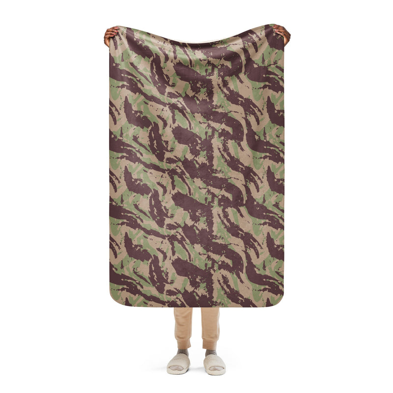 Lizard Mozambique CAMO Sherpa Blanket - 37″×57″