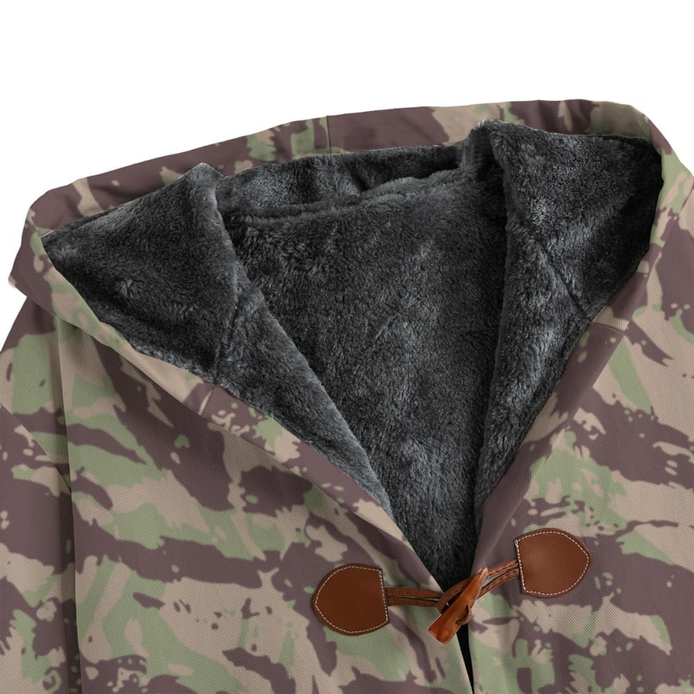 Mozambique Vertical Lizard CAMO Men’s Horn Buckle Sherpa Coat - Mens