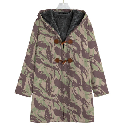 Mozambique Vertical Lizard CAMO Men’s Horn Buckle Sherpa Coat - S / White - Mens