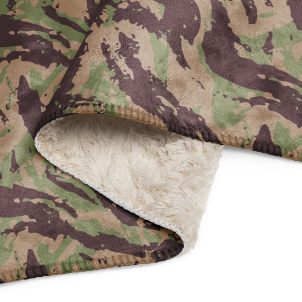 Mozambique Vertical Lizard CAMO Sherpa blanket - Blanket