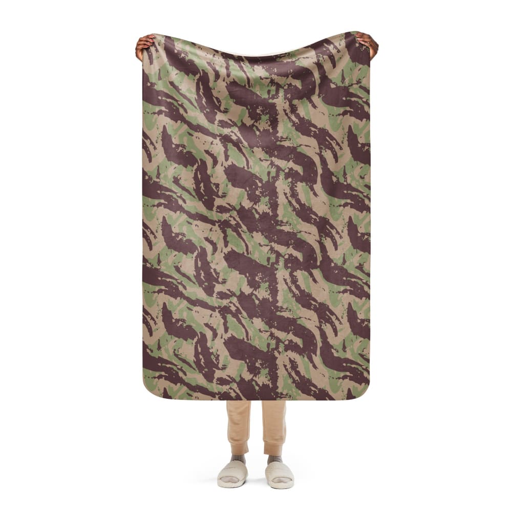 Mozambique Vertical Lizard CAMO Sherpa blanket - 37″×57″ - Blanket