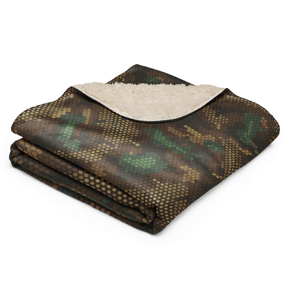 Multi-terrain Dot CAMO Sherpa blanket