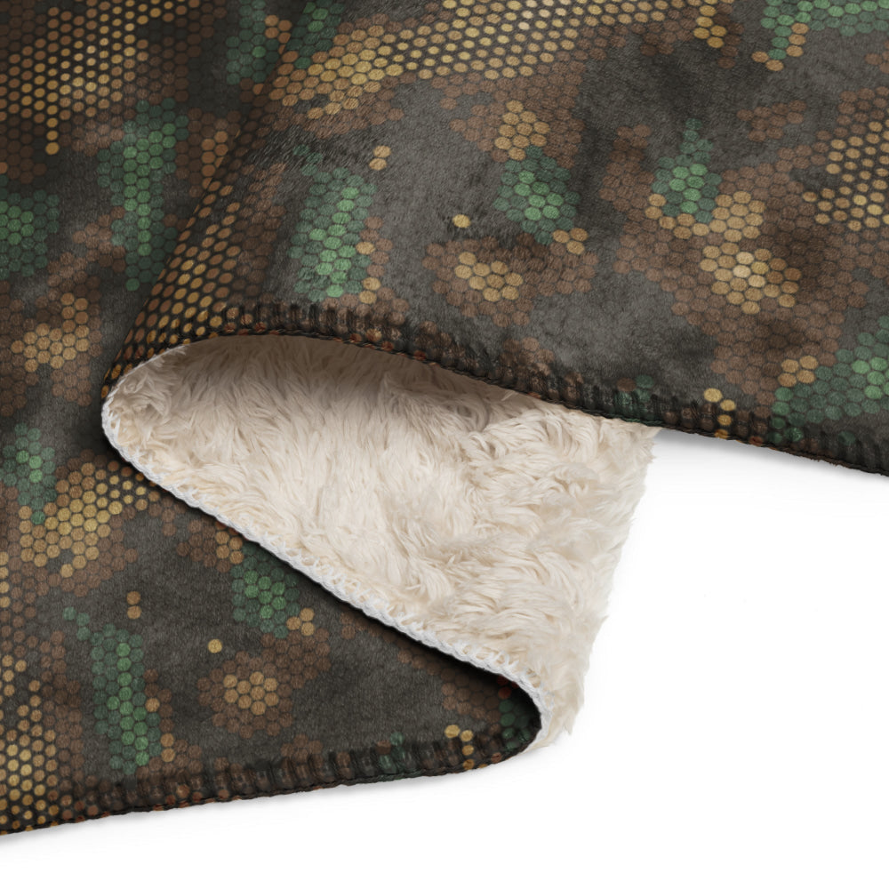 Multi-terrain Dot CAMO Sherpa blanket