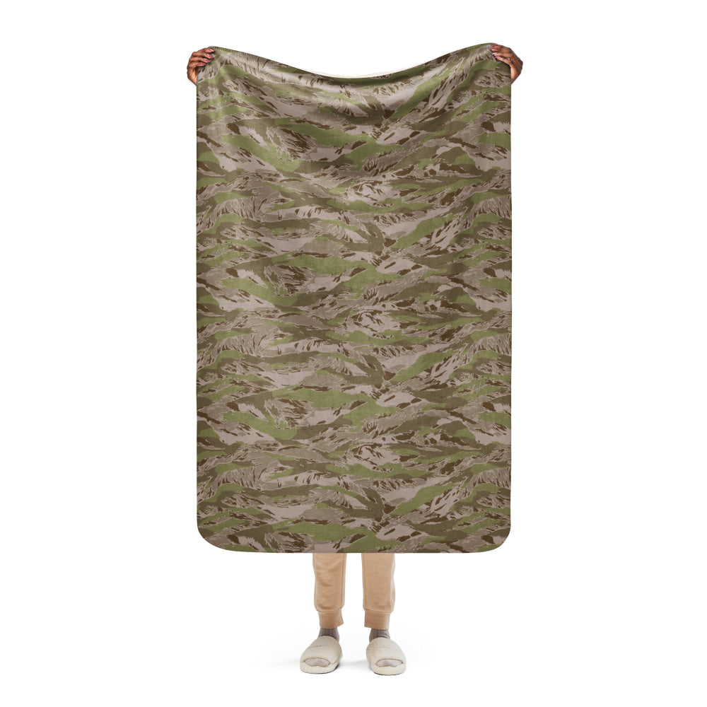 Multi-terrain Tiger Stripe Arid CAMO Sherpa blanket - 37″×57″ - Blanket