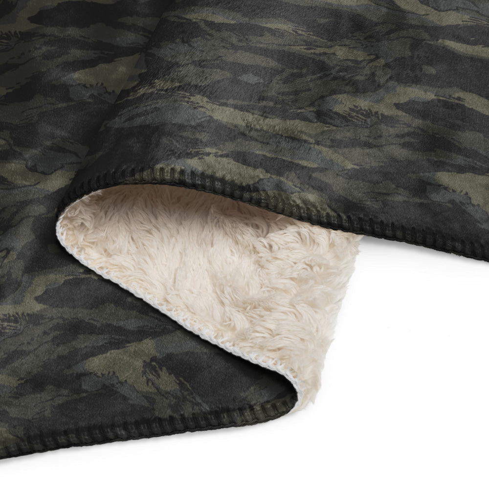 Multi-terrain Tiger Stripe Black CAMO Sherpa blanket - Blanket