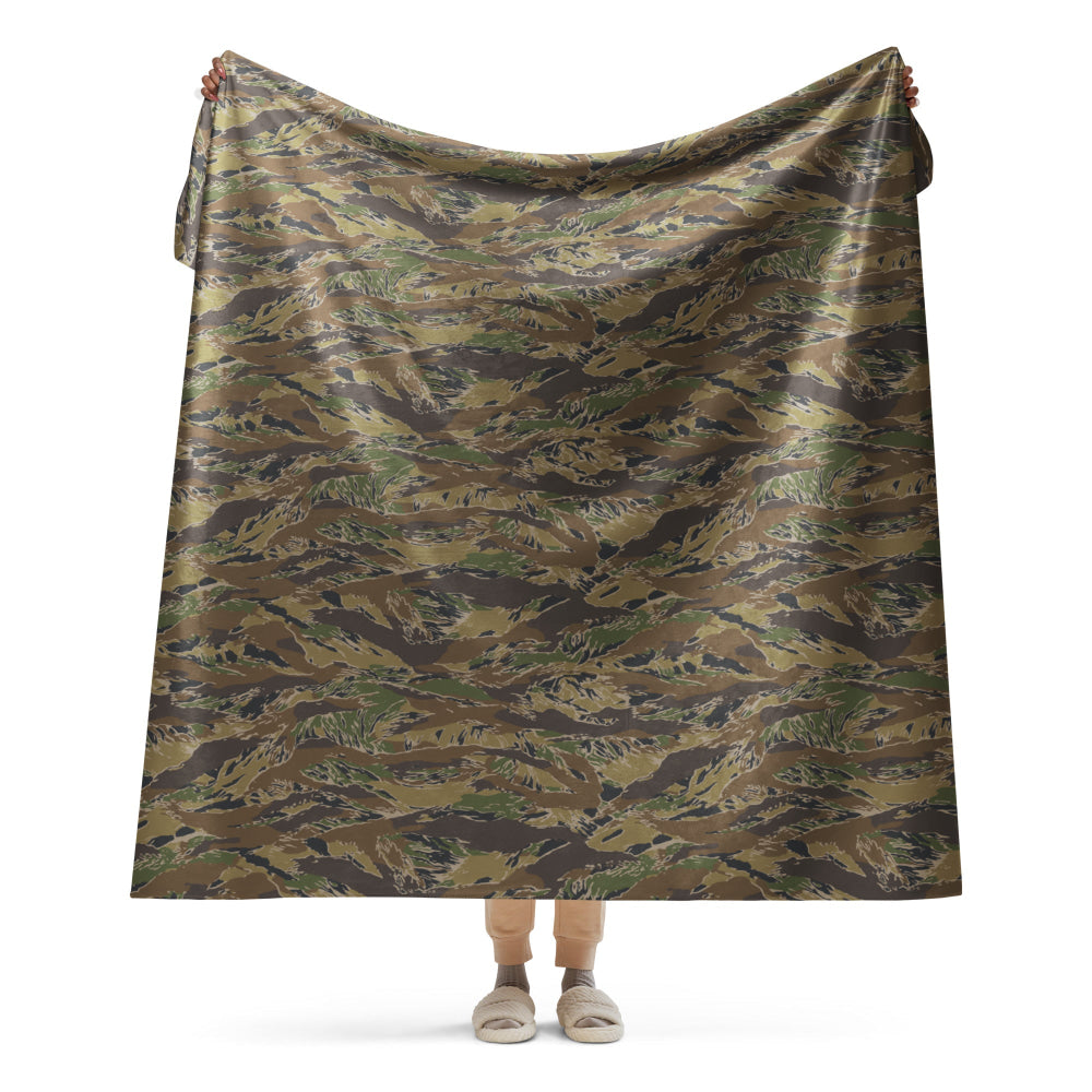 Multi-terrain Tiger Stripe CAMO Sherpa blanket - 60″×80″ - Blanket