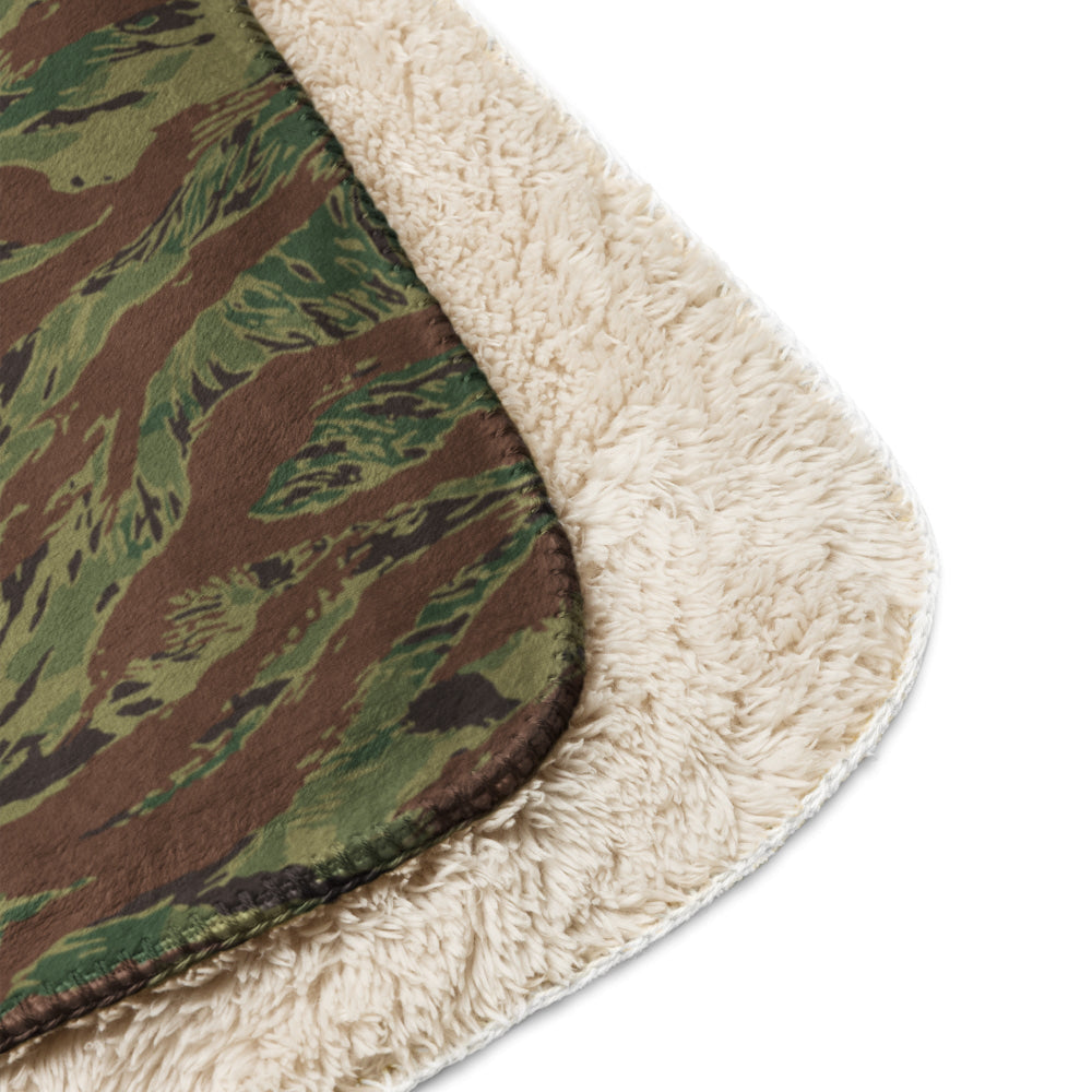 Multi-terrain Tiger Stripe Viper CAMO Sherpa blanket - Blanket