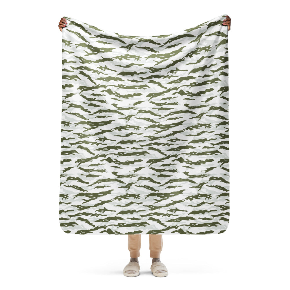 Noorvik Arctic Tiger Stripe CAMO Sherpa blanket - 50″×60″ - Blanket