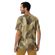 Nordic Leaf Pile Desert CAMO Mens T-Shirt - Shirt - Tee