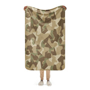 Nordic Leaf Pile Desert CAMO Sherpa Blanket - 37″×57″