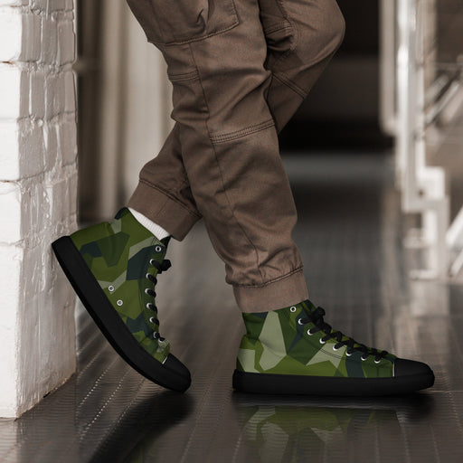 Nordic Leaf Pile Woodland CAMO Mens High-Top Canvas Shoes - Black / 5