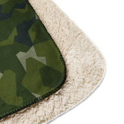 Nordic Leaf Pile Woodland CAMO Sherpa Blanket