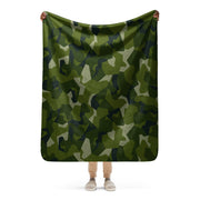 Nordic Leaf Pile Woodland CAMO Sherpa Blanket - 50″×60″