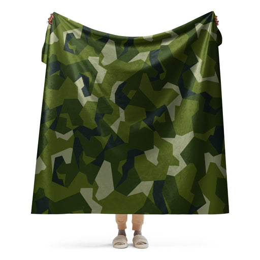 Nordic Leaf Pile Woodland CAMO Sherpa Blanket - 60″×80″