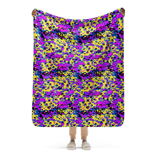 Oakleaf Glow-Oak Fuschia CAMO Sherpa blanket - 50″×60″