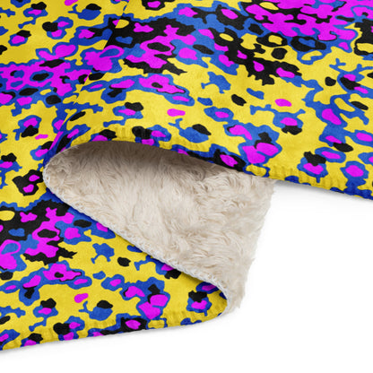 Oakleaf Glow-Oak Fuschia CAMO Sherpa blanket - Blanket