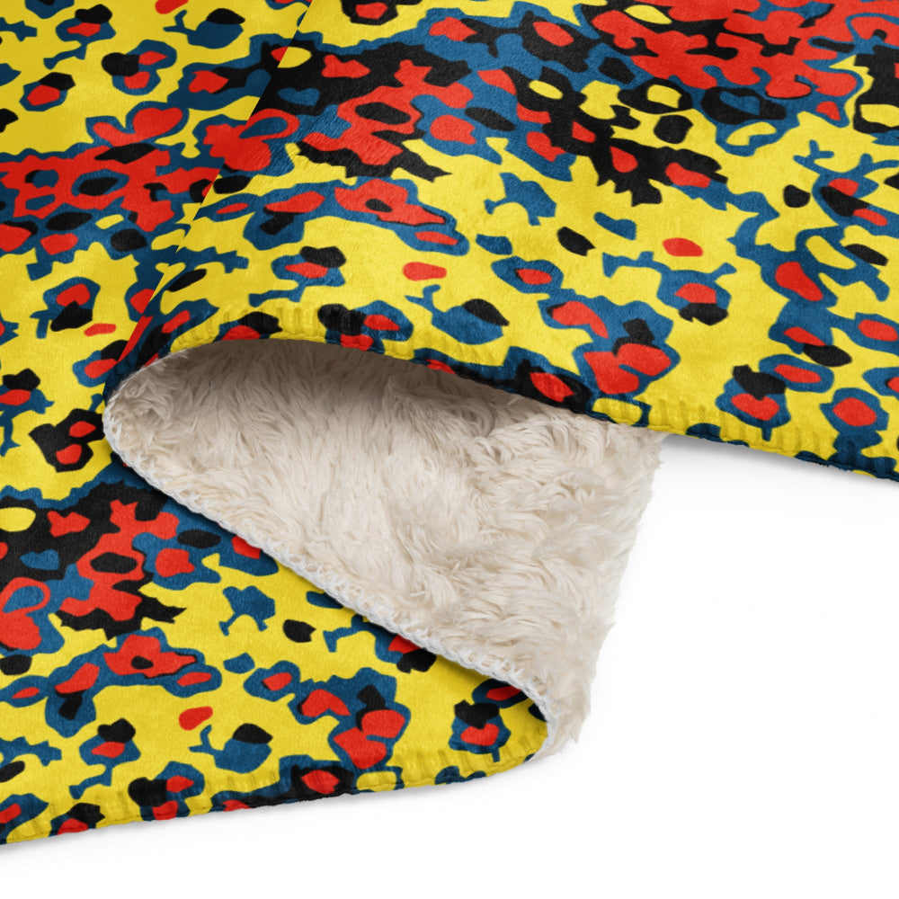 Oakleaf Glow-Oak Red CAMO Sherpa blanket - Blanket