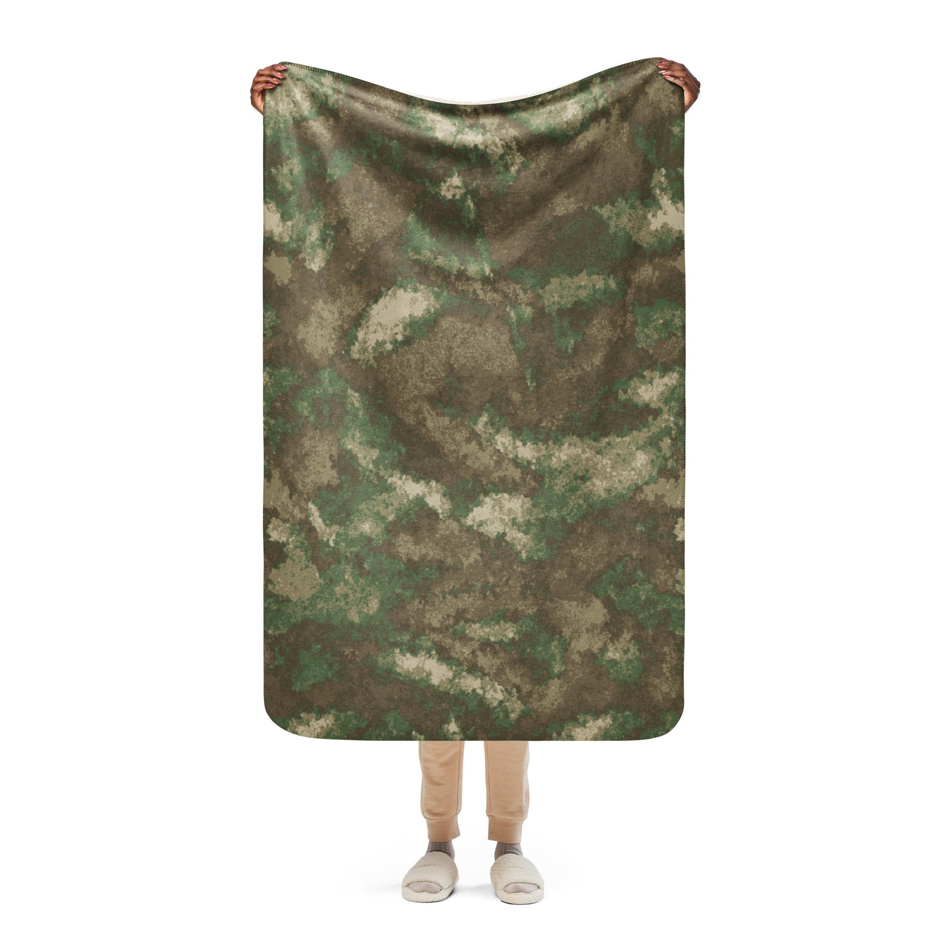 Omni-Terrain CAMO Sherpa Blanket - 37″×57″