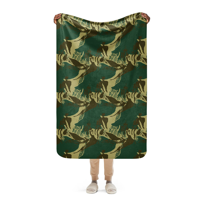 Brushstroke Pakistani Woodland CAMO Sherpa Blanket - 37″×57″