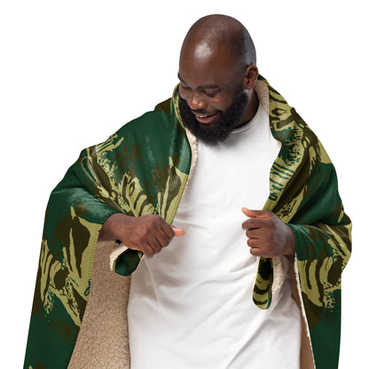 Pakistani Brushstroke CAMO Sherpa blanket - Blanket