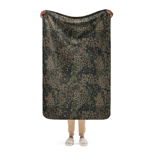 German Pea Dot Erbsenmuster Pattern 44 CAMO Sherpa blanket - 37″×57″ - Blankets