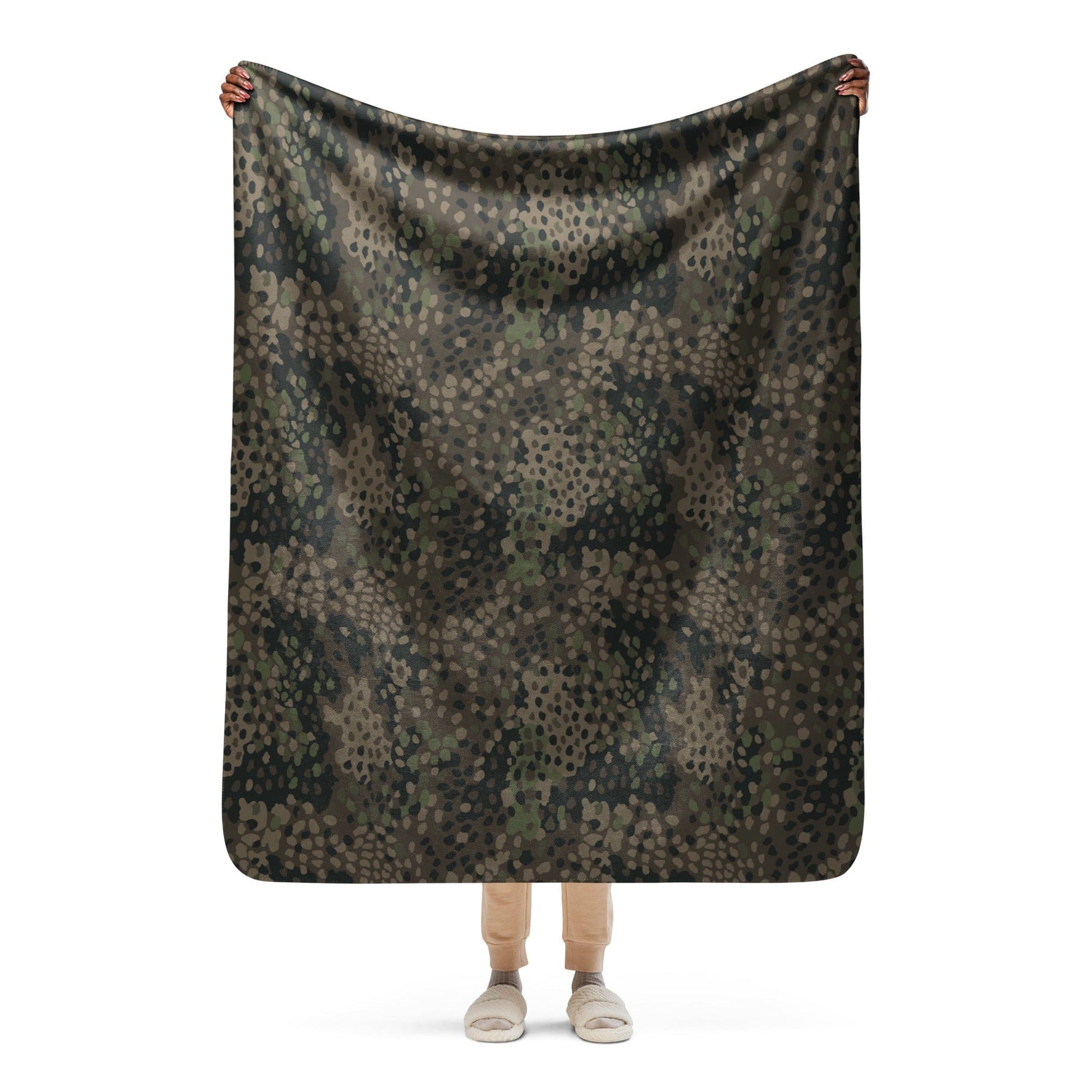 German Pea Dot Erbsenmuster Pattern 44 CAMO Sherpa blanket - 50″×60″ - Blankets