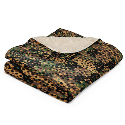 German Pea Dot Erbsenmuster CAMO Sherpa blanket - Blankets