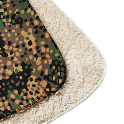 German Pea Dot Erbsenmuster CAMO Sherpa blanket - Blankets