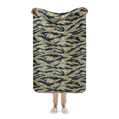 Philippine Tiger Stripe Special Forces Distinctive Uniform (SDFU) CAMO Sherpa Blanket - 37″×57″